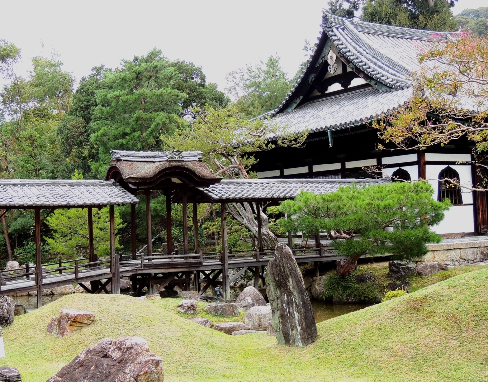 kodaiji temple and bridge
